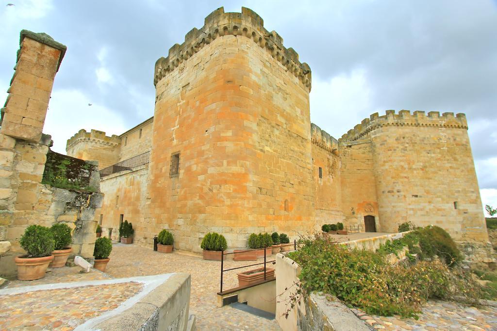 Posada Real Castillo Del Buen Amor Topas Екстериор снимка