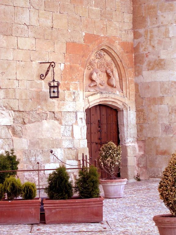 Posada Real Castillo Del Buen Amor Topas Екстериор снимка