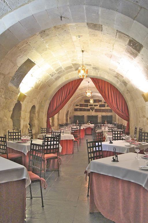 Posada Real Castillo Del Buen Amor Topas Екстериор снимка