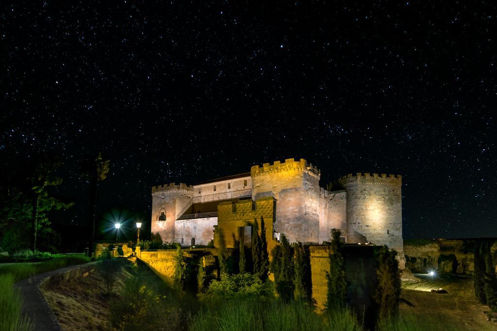 Posada Real Castillo Del Buen Amor Topas Екстериор снимка