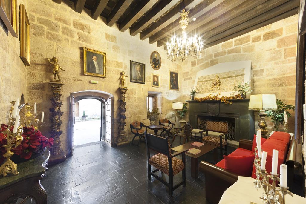 Posada Real Castillo Del Buen Amor Topas Екстериор снимка