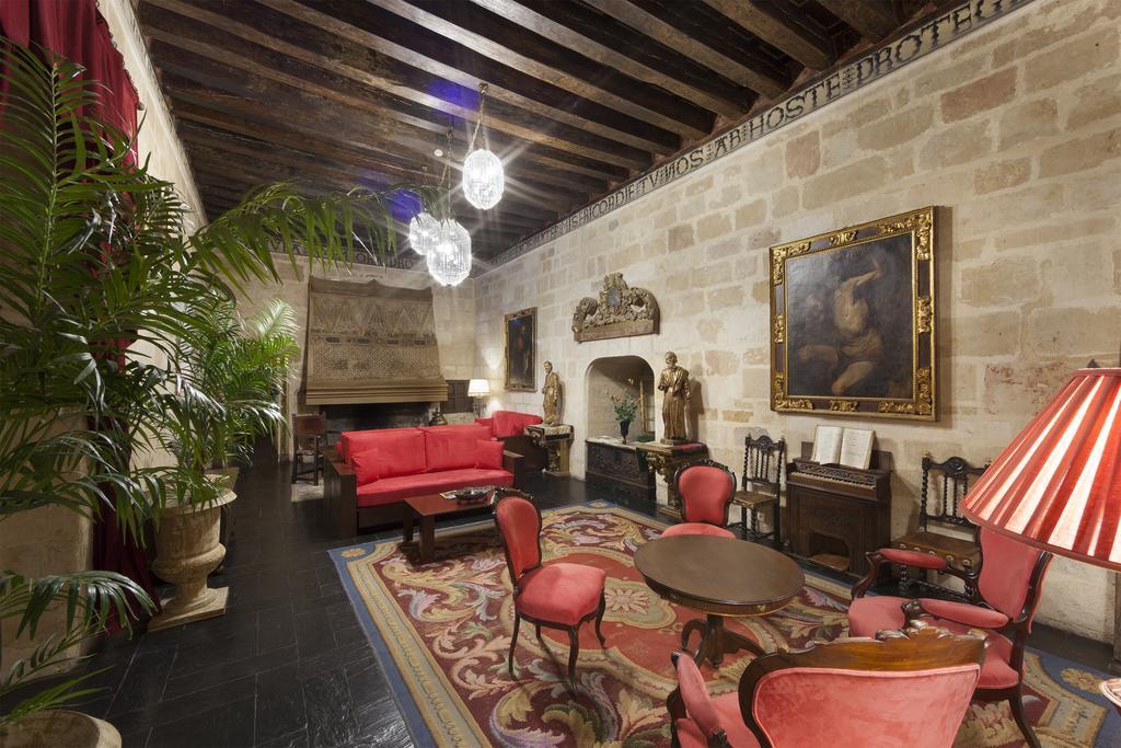 Posada Real Castillo Del Buen Amor Topas Екстериор снимка