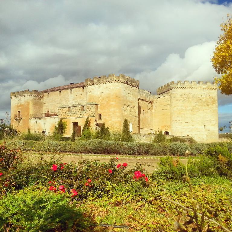 Posada Real Castillo Del Buen Amor Topas Екстериор снимка