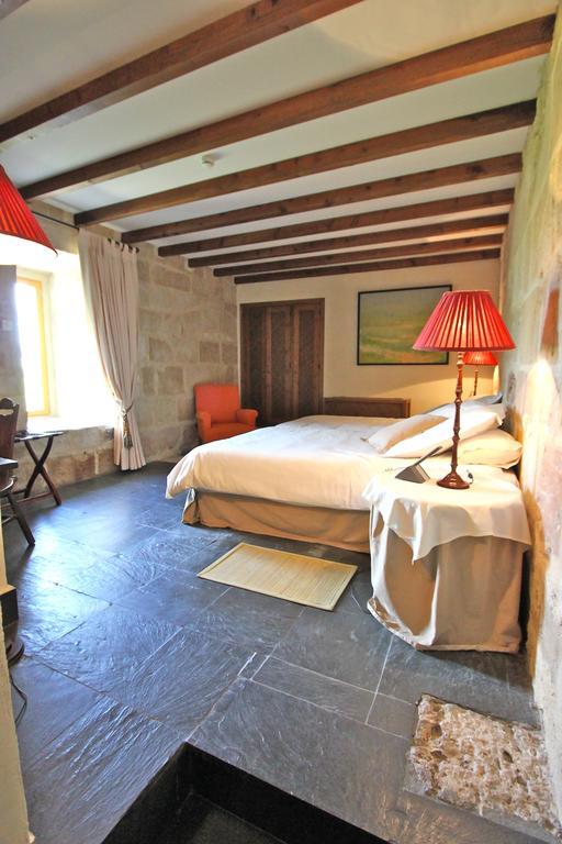 Posada Real Castillo Del Buen Amor Topas Екстериор снимка