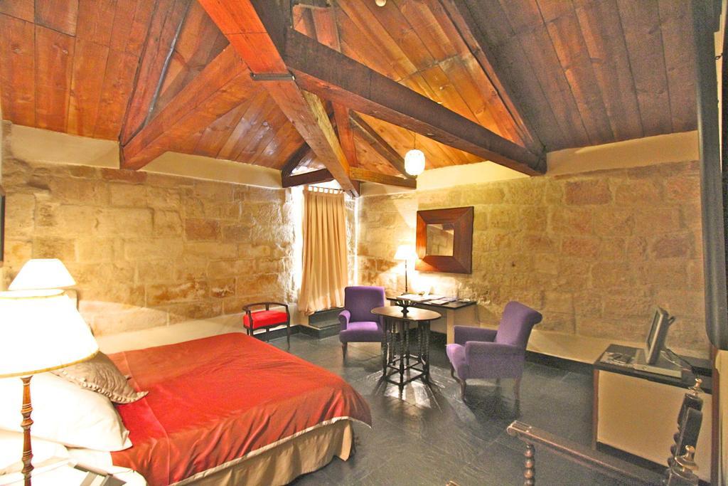 Posada Real Castillo Del Buen Amor Topas Екстериор снимка