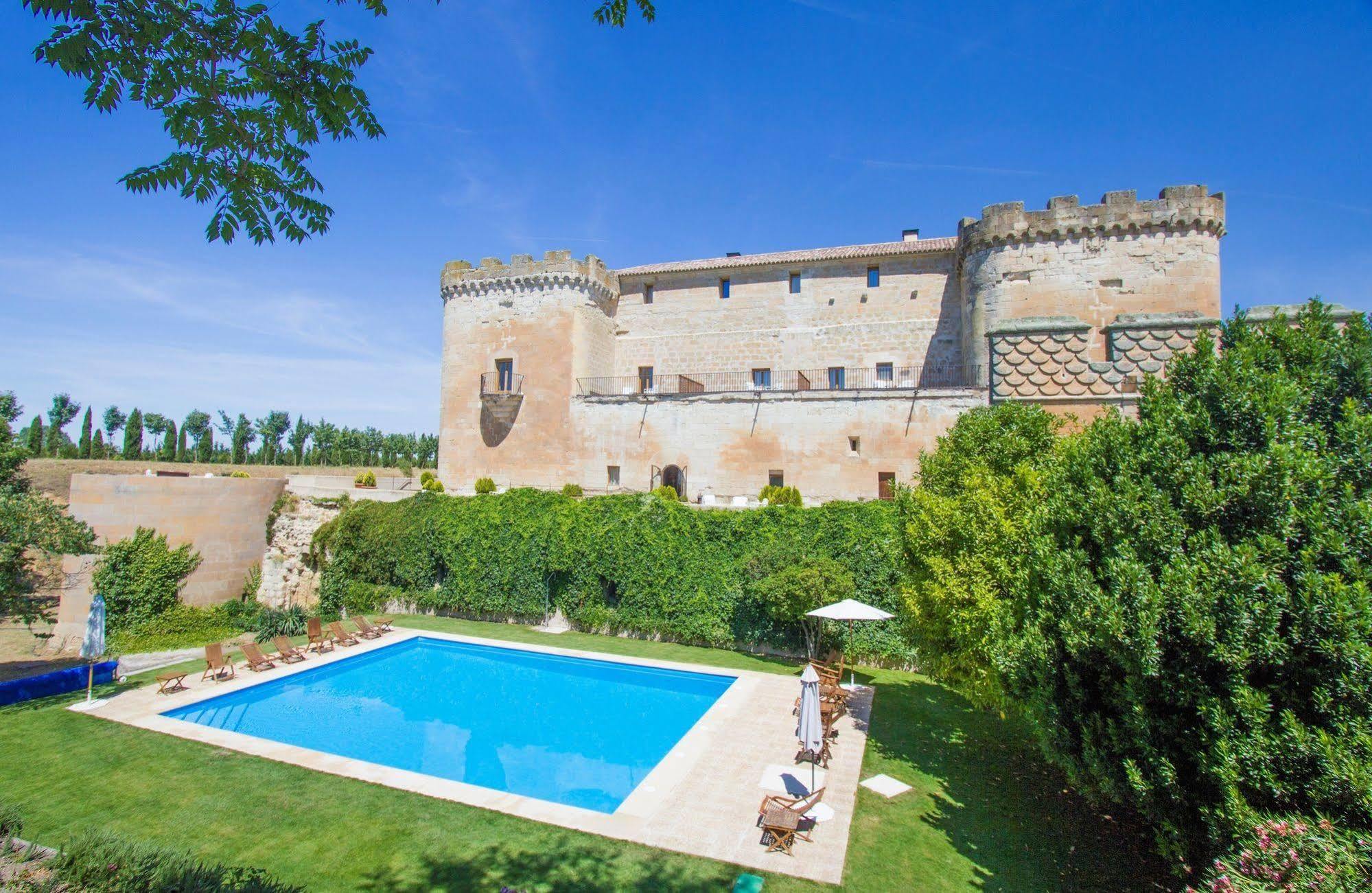 Posada Real Castillo Del Buen Amor Topas Екстериор снимка